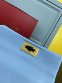 Picture of Valentino Handbags _SKUfw117516328fw
